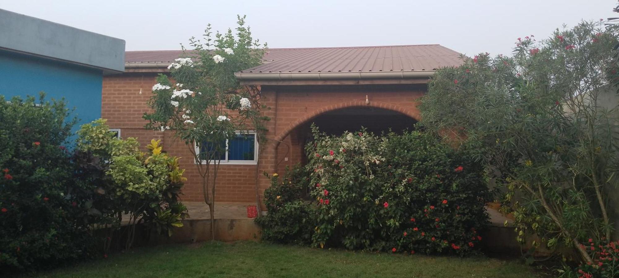 Maison Charlotte Forever Chambre D'Hotes Chez Un Couple Belgo Togolais Lomé Eksteriør billede